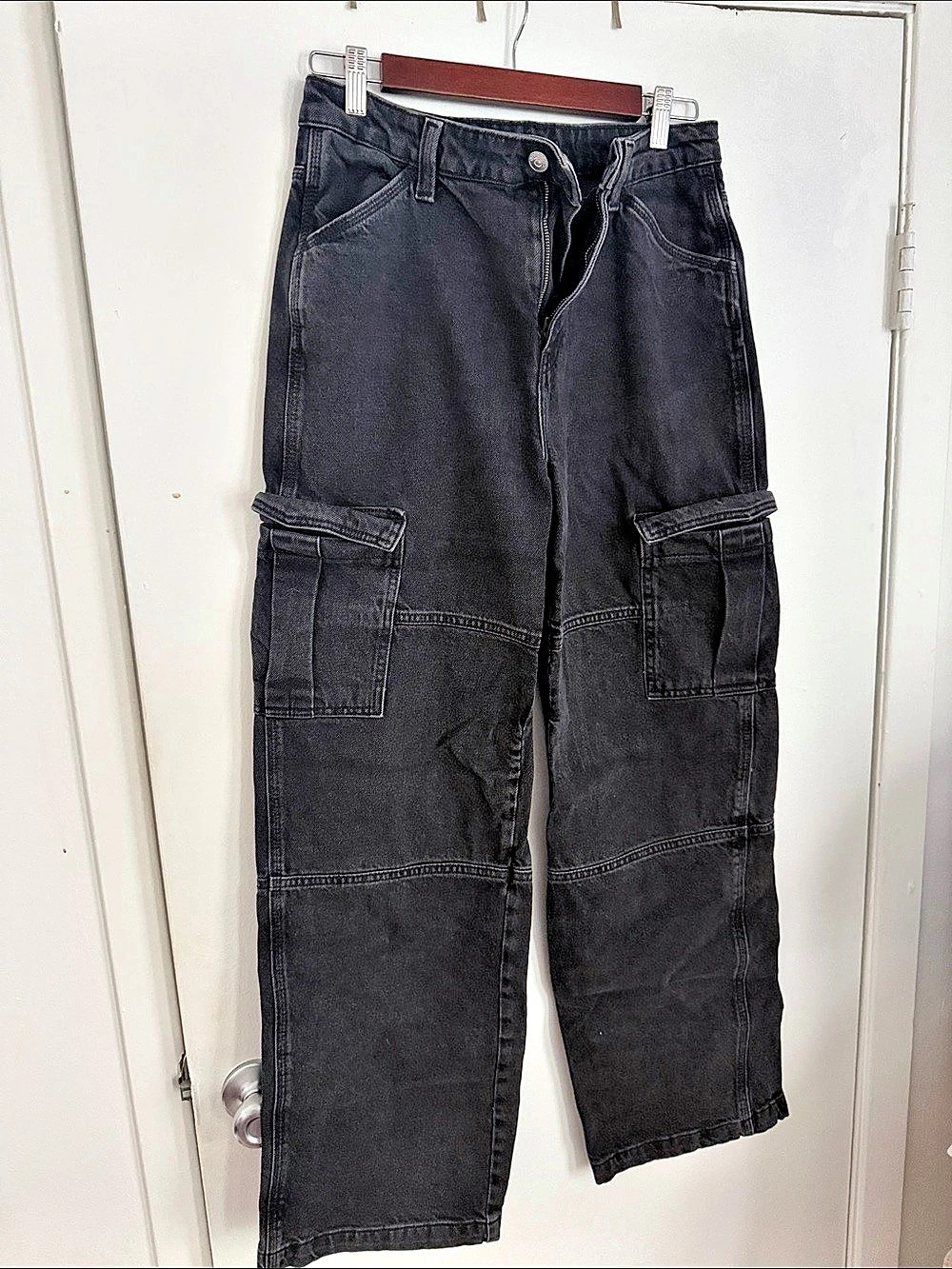 H&M Black Cargo Jeans Waist 6
